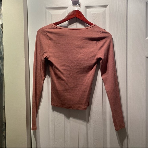 Abercrombie & Fitch, long sleeve tee. Dusty Rose - Picture 4 of 4